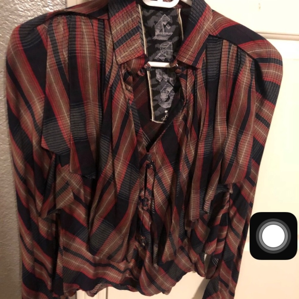 L.A.M.B plaid button ruffle blouse Price ⬇️⬇️⬇️